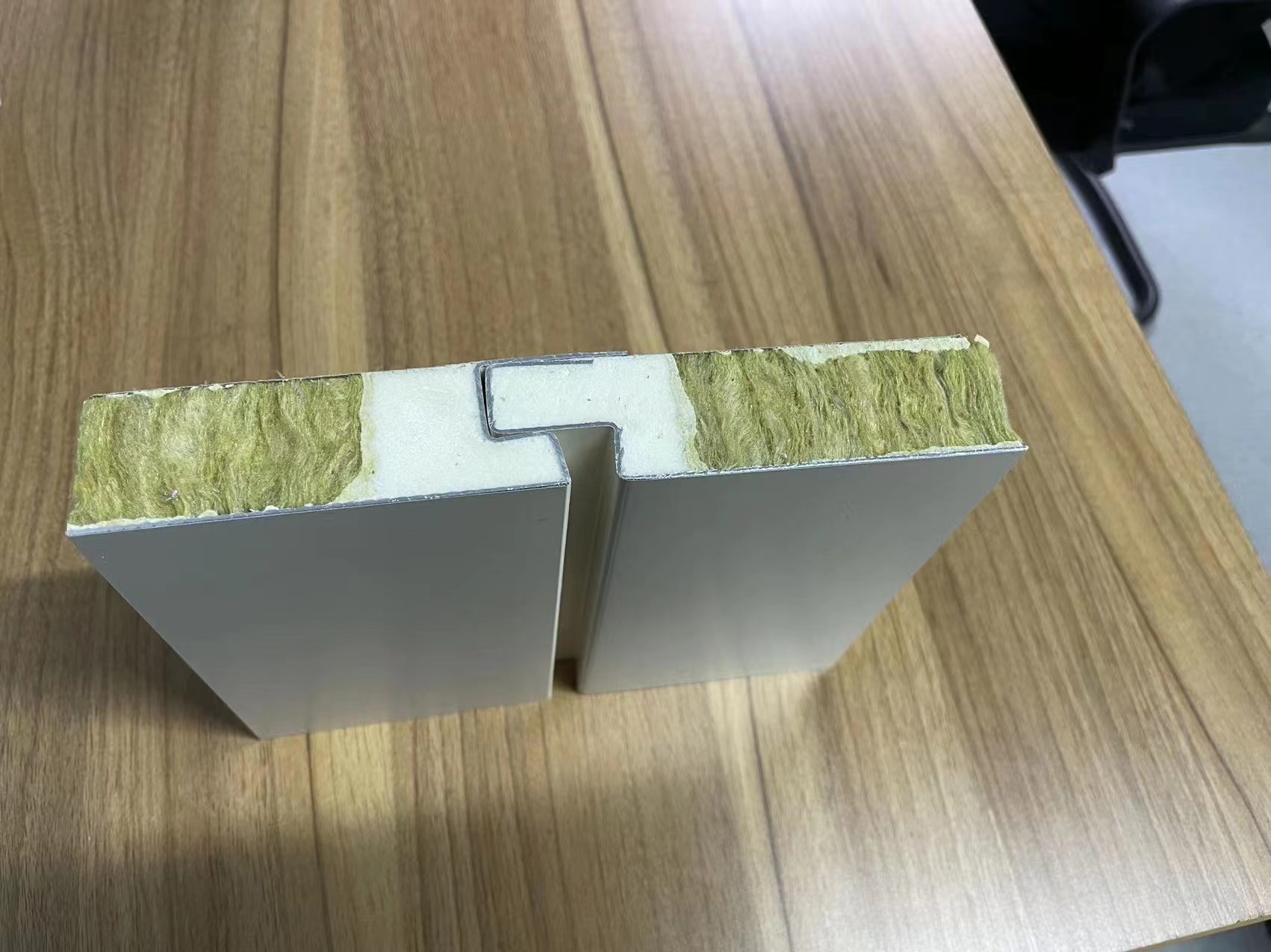 熱壓企口鋁板保溫復合一體板